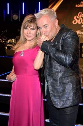 Deborah Sasson und Uwe Kröger bei der Verleihung der Goldenen Sonne 2023 während der Sonnenklar.TV Gala im Wunderland Kalkar. Kalkar, 22.04.2023