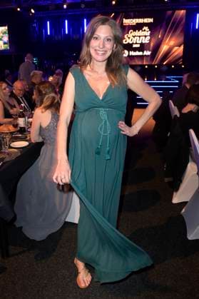 Mara Bergmann bei der Verleihung der Goldenen Sonne 2023 während der Sonnenklar.TV Gala im Wunderland Kalkar. Kalkar, 22.04.2023