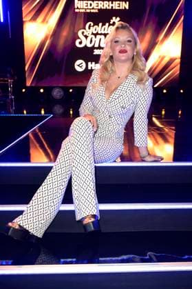 Evelyn Burdecki bei der Verleihung der Goldenen Sonne 2023 während der Sonnenklar.TV Gala im Wunderland Kalkar. Kalkar, 22.04.2023