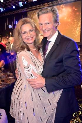 Maren Gilzer mit Ehemann Harry Kuhlmann bei der Verleihung der Goldenen Sonne 2023 während der Sonnenklar.TV Gala im Wunderland Kalkar. Kalkar, 22.04.2023