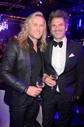 Nico Schwanz und Patrick Hufen bei der Verleihung der Goldenen Sonne 2023 während der Sonnenklar.TV Gala im Wunderland Kalkar. Kalkar, 22.04.2023