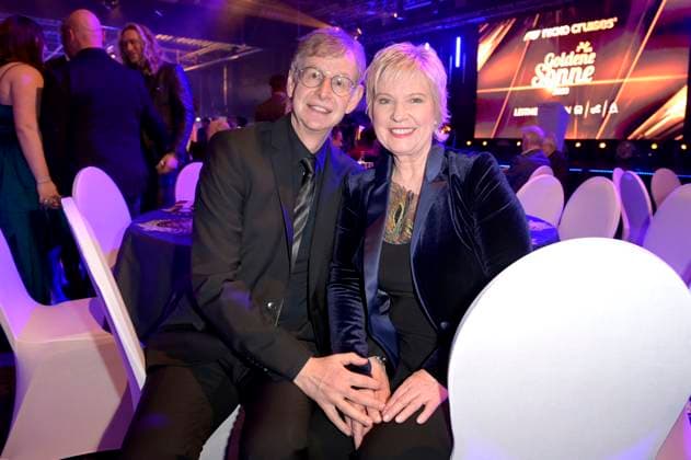 Ingo Kersting und Birgit Lechtermann bei der Verleihung der Goldenen Sonne 2023 während der Sonnenklar.TV Gala im Wunderland Kalkar. Kalkar, 22.04.2023