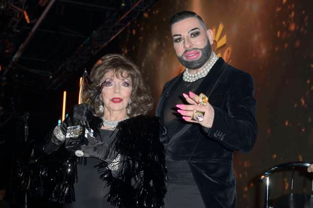 Joan Collins und Harald Glööckler bei der Verleihung der Goldenen Sonne 2023 während der Sonnenklar.TV Gala im Wunderland Kalkar. Kalkar, 22.04.2023