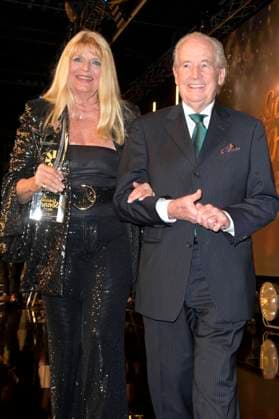Marlene Charell und Max Schautzer bei der Verleihung der Goldenen Sonne 2023 während der Sonnenklar.TV Gala im Wunderland Kalkar. Kalkar, 22.04.2023