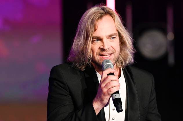 Tim Wilhelm von Münchener Freiheit bei der Verleihung der Goldenen Sonne 2023 während der Sonnenklar.TV Gala im Wunderland Kalkar. Kalkar, 22.04.2023