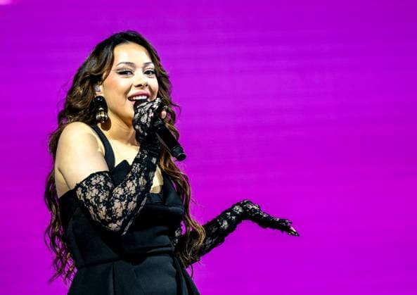 Bilder des Jahres 2023, Entertainment 04 April Entertainment Themen der Woche KW16 Entertainment Bilder des Tages 23.04.2023, xlakx, FIA Formel E, Großer Preis von Berlin 2023 emspor, v.l.Ayliva (buergerl.Elif Akar) auf der Buehne waehrend des ABB FIA Formula E World Championship Qualifiying Berlin Tempelhof Airport am 23. April 2023 in Berlin, Deutschalnd. Tempelhof *** 23 04 2023, xlakx, FIA Formula E, Berlin 2023 Grand Prix emspor, v l Ayliva buergerl Elif Akar on stage during the ABB FIA Formula E World Championship Qualifiying Berlin Tempelhof Airport on April 23, 2023 in Berlin, Germany Tempelhof.