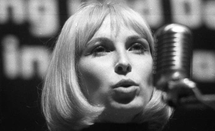 Persönlichkeiten aus 1965-71 DEU, Deutschland, Dortmund: Persönlichkeiten aus der Politik, Wirtschaft und Kultur aus den Jahren 1965-71. Vera Oelschlegel ( Schauspielerin, Sängerin) DDR DEU, Germany, Dortmund: Personalities from politics, business and culture from the years 1965-71. NRW *** Personalities from 1965 71 DEU, Germany, Dortmund Personalities from politics, business and culture from the years 1965 71 Vera Oelschlegel Actress, singer GDR DEU, Germany, Dortmund Personalities from politics, business and culture from the years 1965 71 NRW