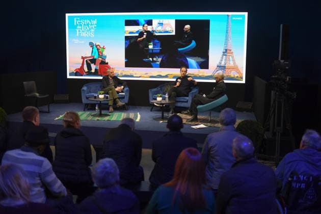 Entertainment Themen der Woche KW16 Entertainment Bilder des Tages Buchmesse in Paris Marc Levy - Du 21 au 23 avril 2023 le Festival du Livre de Paris au ŽGrand Palais Ephemere. NEWS : Festival du Livre de Paris au ŽGrand Palais Ephemere - Paris - 23 04 2023 LionelUrman Panoramic 