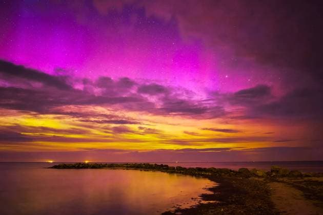 Bilder des Jahres 2023, News 04 April News Themen der Woche KW16 News Bilder des Tages Polarlicht Polarlichter in der Nacht zum 24. April 2023 über dem Ostseestrand in Wisch, Ortsteil Heidkate, bei Kiel Kiel Schleswig-Holstein Deutschland fpr-polarlicht-6824 *** Aurora Borealis in the night to 24 April 2023 over the Baltic Sea beach in Wisch, district Heidkate, near Kiel Kiel Schleswig Holstein Germany fpr polarlicht 6824