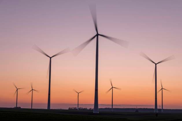 Windpark, Windkraftanlage, Windräder, nach Sonnenuntergang, Schwäbische Alb, Baden-Württemberg, Deutschland, Europa *** Wind farm, Wind turbine, Wind turbines, to Sunset, Swabian Alb, Bathing Württemberg, Germany, Europe Copyright: imageBROKER Lilly ibxtke09184209.jpg