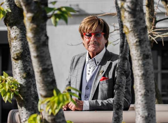 24.04.2023. Düsseldorf. SAT 1-Ikone Jörg Draeger (Geh aufs Ganze) bei der Wahl zum Goldenen Blogger. Düsseldorf Medien Hafen, Rudas Club Nordrhein-Westfalen Deutschland