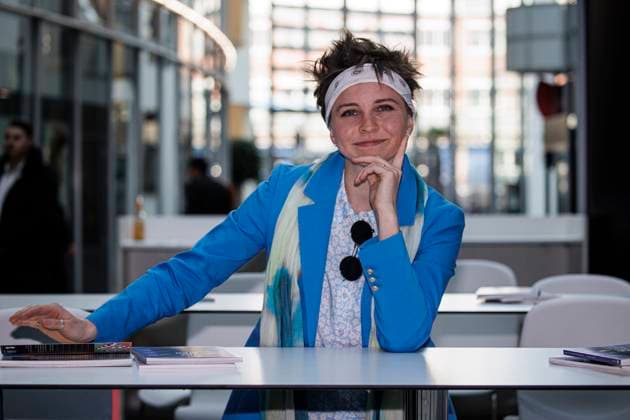 24.04.2023. Düsseldorf.Tiktokerin und Musik-Comedienne Coremy bei der Wahl zum Goldenen Blogger. Düsseldorf Medien Hafen, Rudas Club Nordrhein-Westfalen Deutschland