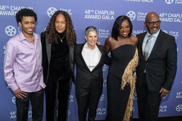 NY: 48th Chaplin Award Gala Honoring Viola Davis Cassius Bythewood, Gina Prince-Bythewood, Lesli Klainberg, Viola Davis, Julius Tennon attend the 48th Chaplin Award Gala honoring Viola Davis at Alice Tully Hall New York New York United States Copyright: LevxRadin