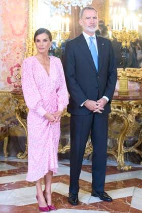 Bilder des Jahres 2023, Entertainment 04 April Entertainment Themen der Woche KW17 Entertainment Bilder des Tages 25-04-2023 Madrid Queen Letizia and King Felipe before the official lunch with representatives of the Cervantes Award at the royal palace in Madrid. No Spain Â  Copyright: xPPEx