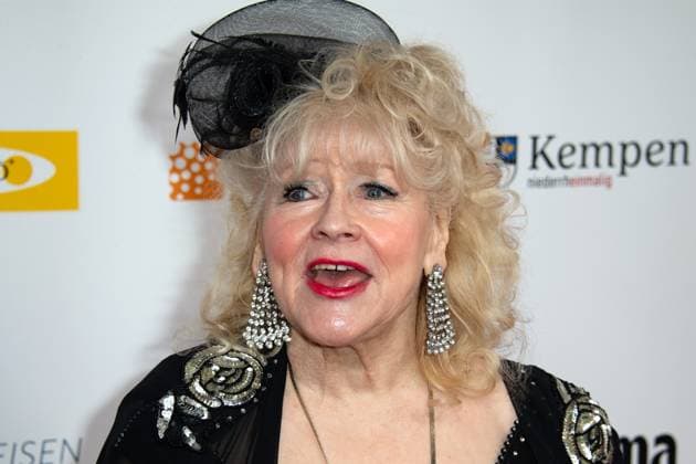 Eva JACOB, Saengerin, Jacob-Sisters, Roter Teppich, Red Carpet Show, Ankunft, arrival, Die Goldene Sonne 2023, am 22.04.2023 im Wunderland Kalkar,