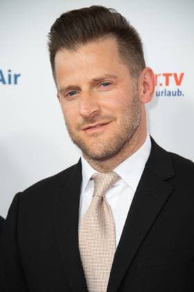 Kristijan SCHELLINGER, Geschaeftsfuehrer sonnenklar.tv, Roter Teppich, Red Carpet Show, Ankunft, arrival, Die Goldene Sonne 2023, am 22.04.2023 im Wunderland Kalkar,