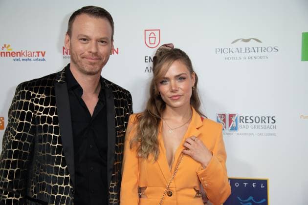 Marie WEGENER, Saengerin Christian EHRLICH, Roter Teppich, Red Carpet Show, Ankunft, arrival, Die Goldene Sonne 2023, am 22.04.2023 im Wunderland Kalkar,