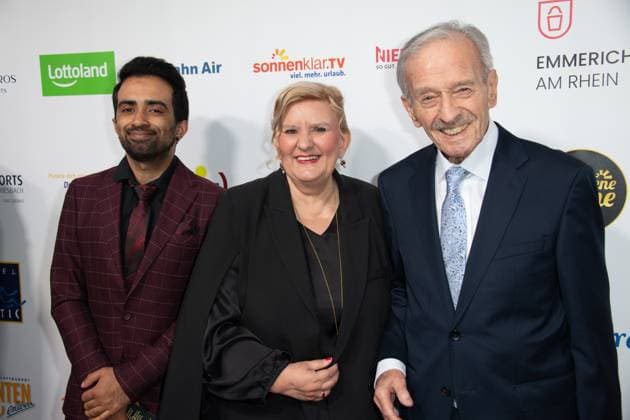 Horst NAUMANN, Schauspieler, mit Ehefrau Martina und Sohn Leon, Roter Teppich, Red Carpet Show, Ankunft, arrival, Die Goldene Sonne 2023, am 22.04.2023 im Wunderland Kalkar,
