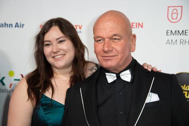 Tom BARCAL, Schauspieler, und Stefanie BLACK-BARCAL, Roter Teppich, Red Carpet Show, Ankunft, arrival, Die Goldene Sonne 2023, am 22.04.2023 im Wunderland Kalkar,