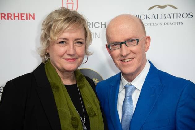Peter NOTTMEYER, Schauspieler, Begleiterin nicht identifiziert, Roter Teppich, Red Carpet Show, Ankunft, arrival, Die Goldene Sonne 2023, am 22.04.2023 im Wunderland Kalkar,