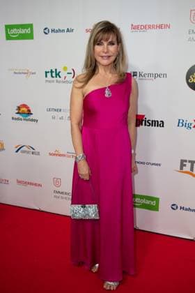 Deborah SASSON, Saengerin, Musical-Star, Roter Teppich, Red Carpet Show, Ankunft, arrival, Die Goldene Sonne 2023, am 22.04.2023 im Wunderland Kalkar,