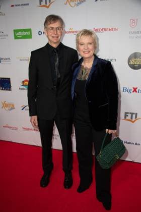 Birgit Biggi LECHTERMANN, Moderatorin, und Ingo KERSTING, Roter Teppich, Red Carpet Show, Ankunft, arrival, Die Goldene Sonne 2023, am 22.04.2023 im Wunderland Kalkar,