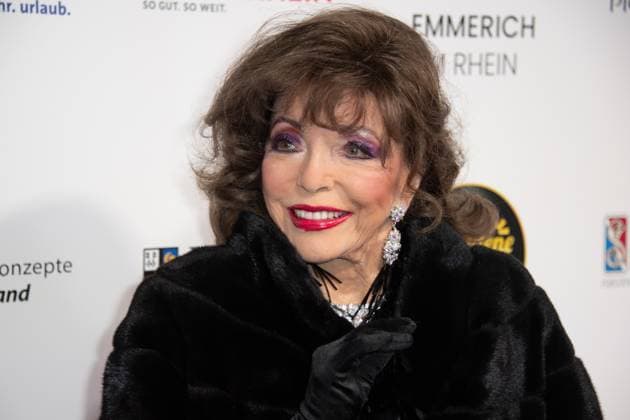 Schauspielerin Dame Joan COLLINS, Roter Teppich, Red Carpet Show, Ankunft, arrival, Die Goldene Sonne 2023, am 22.04.2023 im Wunderland Kalkar,