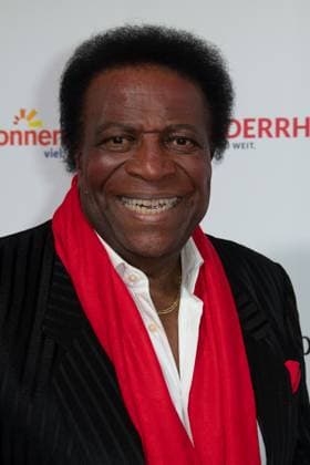 Roberto BLANCO, Saenger, Roter Teppich, Red Carpet Show, Ankunft, arrival, Die Goldene Sonne 2023, am 22.04.2023 im Wunderland Kalkar,