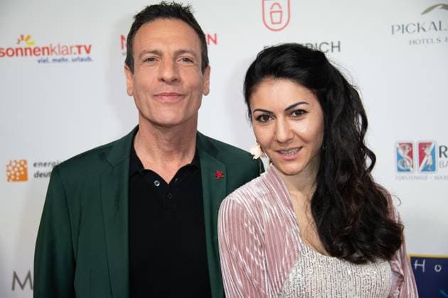 Harald REITINGER und Frau Sue, Roter Teppich, Red Carpet Show, Ankunft, arrival, Die Goldene Sonne 2023, am 22.04.2023 im Wunderland Kalkar,