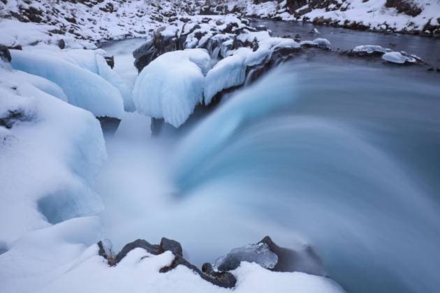  Wasserfall Hlauptungufoss am Fluss Bruara im Winter, Südland, Island, Europa *** Waterfall Hlauptungufoss on River Bruara at Winter, Southland, Iceland, Europe Copyright: imageBROKER/alimdix/xArterra ibltsm09216193.jpg