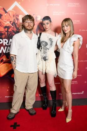 2023 APRA MUSIC AWARDS, Gretta Ray (right) arrives at the 2023 APRA Music Awards at the International Convention Centre, in Sydney, Thursday, April 27, 2023. ( NO ARCHIVING, EDITORIAL USE ONLY, NO USE IN BOOKS WITHOUT CONSENT SYDNEY NSW AUSTRALIA  Copyright: xJAMESxGOURLEYx 20230427001791438281