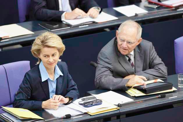 Angela Merkel gives a Government statemen at the German Parlament Berlin, germany. 27th June, 2013. Angela Merkel gives a Government statement on the issue of the past G8 summit and on the forthcoming European Council 27 and 28 June in Brussels at the German Parliament in Berlin. Picture: Ursula von der Leyen, Federal Minister of Labour and Social Affairs, and Wolfgang Schaeuble (CDU), German Federal Minister of Finance, pictured in the German Parlament in Berlin. Copyright: xZoonar.com ReynaldoxPaganellix 4830217