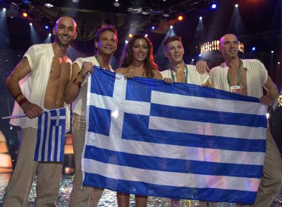 KIEV 20050521 Eurpvision Song Contest 2005. Greklands bidrag, My Number One, med sangerskan Helena Paparizou, vann melodifestivalen i Kiev, Ukraina. Den svensk-grekiska sangerskan firar här vinsten med kör och dansare. Elena Paparizou. Ukraina x50020x *** KIEV 20050521 Eurpvision Song Contest 2005 Greeces entry My Number One, featuring singer Helena Paparizou, won the Eurovision Song Contest in Kiev, Ukraine The Swedish Greek singer celebrates her win with choir and dancer Elena Paparizou Ukraine x50020x  Copyright: xLeifxRxJanssonx xTTx 50020