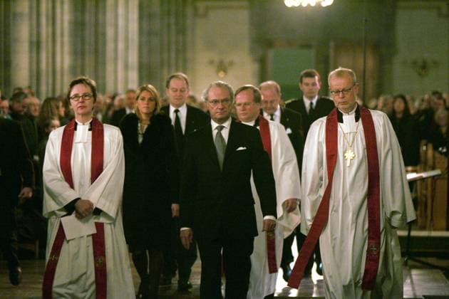 UPPSALA 20050108 King Carl XVI Gustaf side by side with Archbishop KG Hammar before the memorial service in Uppsala Cathedral for the victims of the flood disaster Photo Mats Andersson SCANPIX Code 62210 UPPSALA SVERIGE x62210x  Copyright: xMatsxAnderssonx xTTx MINNESGUDSTJÄNST TSUNAMIN