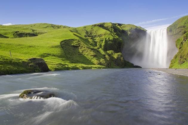  Skogafoss, 63 m hoher Wasserfall am Fluss Skógá im Sommer, Skógar, Island, Europa *** Skogafoss, 63 M high Waterfall on River Skógá at Summer, Skógar, Iceland, Europe Copyright: imageBROKER/alimdix/xArterra ibltsm09216301.jpg