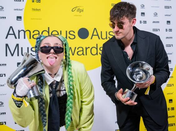RECORD DATE NOT STATED 20230428 Amadeus Austrian Music Awards 2023 WIEN, OESTERREICH - 28. APRIL: Lemo Preistraeger der Amadeus Award 2023 in der Kategorie - Tonstudion Best Sound für das Album -Irgendwas mit Dreissig- praesentiert von Fama - nach der Verleihung in der weissen Bar des Wiener Volkstheaters am 28. April 2023 in Wien, Oesterreich. 230429_SEPA_17_009 Copyright: xIsabellexOuvrardx SEPAxMedia