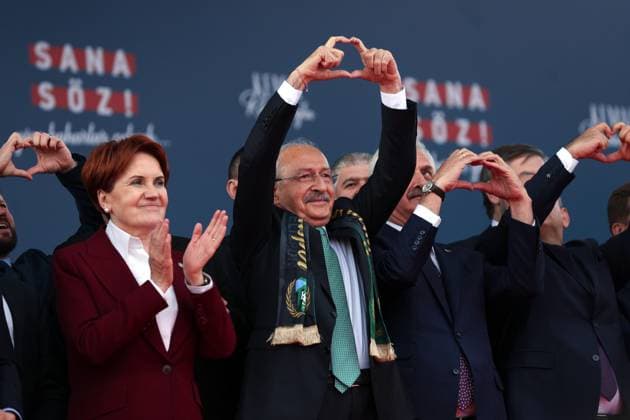 News Themen der Woche KW17 News Bilder des Tages Kemal Kilicdaroglu, presidential candidate from the Turkish opposition™s six-party alliance speaks during a campaign event ahead of the 14 May general election, in Kocaeli, Turkey, 28 April 2023. ( Copyright: AlpxErenxKayax-xDepoxPhotos 17921158