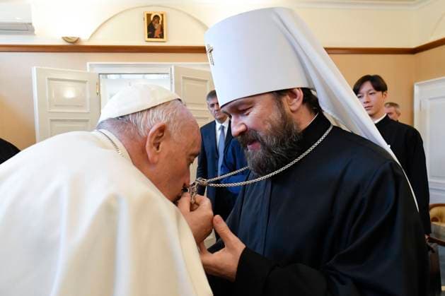 News Themen der Woche KW17 News Bilder des Tages Hungary , 2023 4 29 .Pope Francis during Meeting in Nunciature with Metropolitan Hilarion of Budapest and Hungary in Budapest, Hungary . Photograph by Vatican Media Catholic Press Photo . RESTRICTED TO EDITORIAL USE - NO MARKETING - NO ADVERTISING CAMPAIGNS.  Copyright: xVaticanxMediai cppx xipa-agency.x xVaticanxMediax IPA_IPA37608216