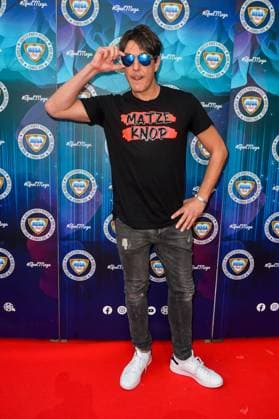 Entertainment Themen der Woche KW17 Entertainment Bilder des Tages Bild zeigt: Comedian Matze Knop mit Sonnenbrille, 30.04.2023, Playa de Palma, Mallorca, Party, Mallorca, Megapark Opening 2023 *** Picture shows Comedian Matze Knop with sunglasses, 30 04 2023, Playa de Palma, Mallorca, party, Mallorca, Megapark Opening 2023 xklx