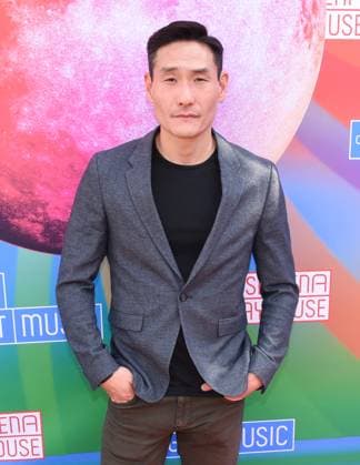 30 April 2023 - Pasadena, California - Lanny Joon. Pasadena Playhouse Presents Opening Night Performance Of A Little Night Music at Pasadena Playhouse. Photo Credit: Billy Bennight AdMedia 291356 2023-04-30 California Pasadena Etats-Unis  Copyright: xAdMediax STAR_291356_005