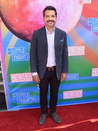 30 April 2023 - Pasadena, California - Alex Loynaz. Pasadena Playhouse Presents Opening Night Performance Of A Little Night Music at Pasadena Playhouse. Photo Credit: Billy Bennight AdMedia 291356 2023-04-30 California Pasadena Etats-Unis  Copyright: xAdMediax STAR_291356_060