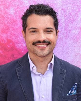 30 April 2023 - Pasadena, California - Alex Loynaz. Pasadena Playhouse Presents Opening Night Performance Of A Little Night Music at Pasadena Playhouse. Photo Credit: Billy Bennight AdMedia 291356 2023-04-30 California Pasadena Etats-Unis  Copyright: xAdMediax STAR_291356_079