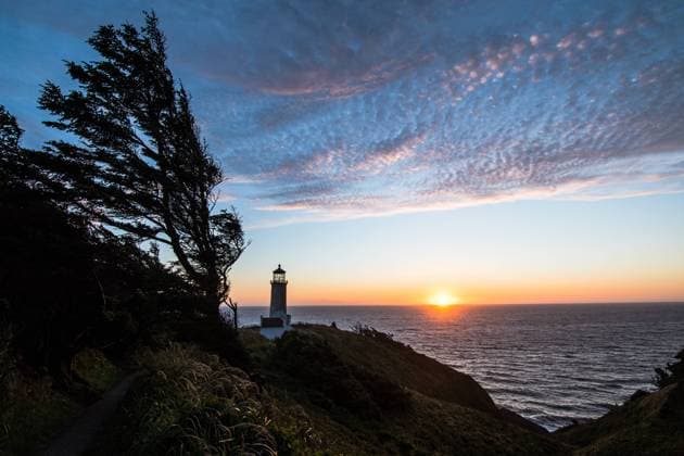 Cape Disappointment at sunset landscape Oceanview, Washington, United States R_WHXU230316-1091212-01