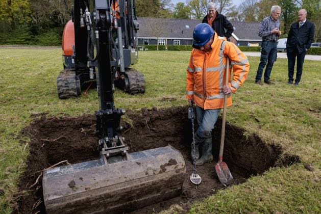OMMEREN - Employees of the Historical Circle Kesteren are looking for an alleged Nazi treasure. In January it was announced that during the Second World War, Germans would have buried a gold treasure in the village of Gelderland with valuables that had been captured from an Arnhem bank. A treasure map was found in the National Archives showing the place where the treasure was buried. ANP MARCEL KRIJGSMAN netherlands out - belgium out  Copyright: xx x468254321x originalFilename: 468254321.jpg