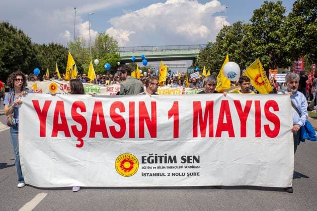 News Themen der Woche KW18 News Bilder des Tages May 1, 2023: Within the scope of May 1 Labor and Solidarity Day, thousands of workers filled the Maltepe rally area in Istanbul, Turkey on May 1, 2023. The workers chanted slogans, danced halay and accompanied the folk songs. - ZUMAi72_ 20230501_znp_i72_008 Copyright: xTolgaxIldunx