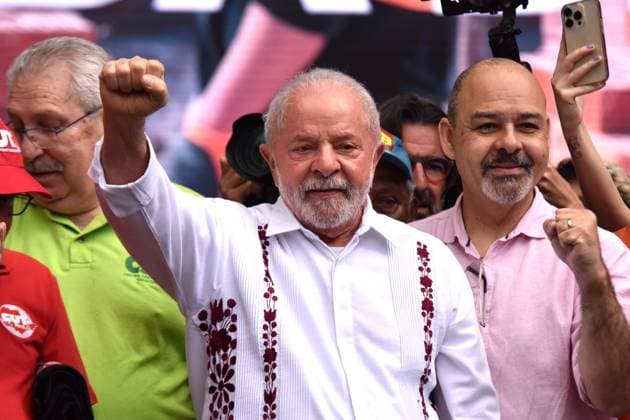 News Themen der Woche KW18 News Bilder des Tages SÃO PAULO, SP - 01.05.2023: LULA PARTICIPA DA FESTA DE 1 DE MAIO SP - President Luiz Inácio Lula da Silva, (PT) participates in the party on May 1st, Labor Day, in Vale do Anhangabaú, São Paulo, the act is organized by trade union centrals. x2367572x  RobertoxCasimiro
