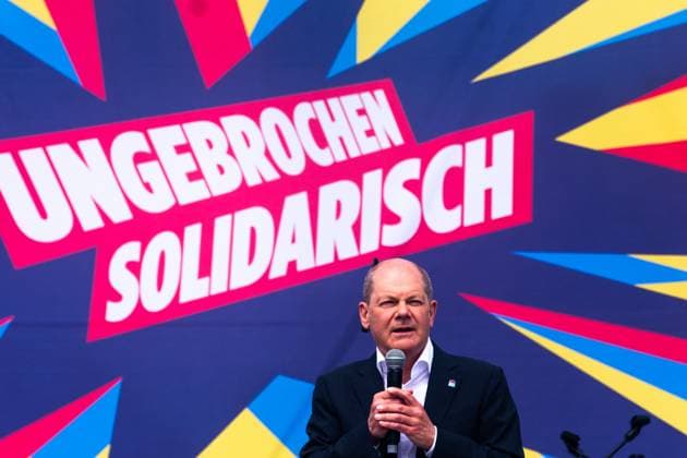 News Themen der Woche KW18 News Bilder des Tages Traditional Labor Day Demo In Koblenz Olaf Scholz, the german chancellor, is seen during the traditional Labor day demo which is organized by the Geran Federation of Trade Unions (DGB) at Deutsches Eck, with German chancellor Olaf Scholz attending this year in Koblenz, Germany on May 1, 2023 Koblenz Germany  Copyright: xYingxTangx originalFilename: tang-notitle230501_npyxW.jpg