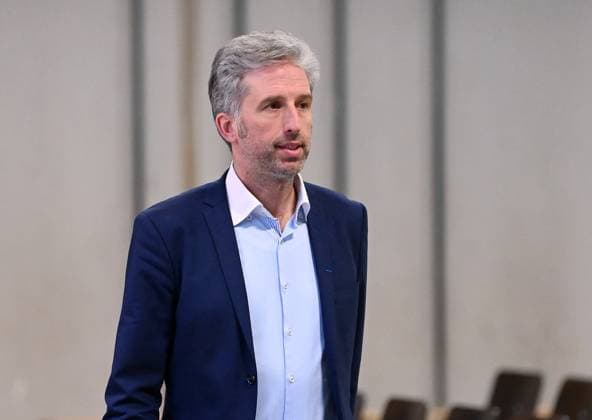 Archivbild: Boris Palmer will aus der Gruenen-Partei austreten Tuebingen 03.02.2023 Personalmangel in staedtischen Kindertagesstaetten, Austausch mit betroffenen Eltern in der Hermann-Hepper-Halle: Oberbuergermeister Boris Palmer *** Archive photo Boris Palmer wants to leave the Green Party Tuebingen 03 02 2023 Staff shortage in municipal day care centers, exchange with affected parents in the Hermann Hepper Hall Mayor Boris Palmer ulm