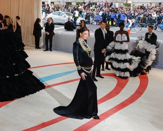 Karlie Kloss arrives on the red carpet for The Met Gala at The Metropolitan Museum of Art celebrating the opening of Karl Lagerfeld: A Line of Beauty in New York City on Monday, May 1, 2023.  NYP202305012917 JOHNxANGELILLO