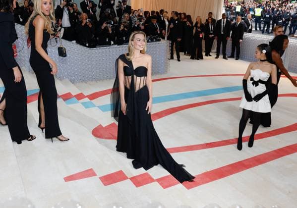 Margot Robbie arrives on the red carpet for The Met Gala at The Metropolitan Museum of Art celebrating the opening of Karl Lagerfeld: A Line of Beauty in New York City on Monday, May 1, 2023.  NYP202305012934 JOHNxANGELILLO